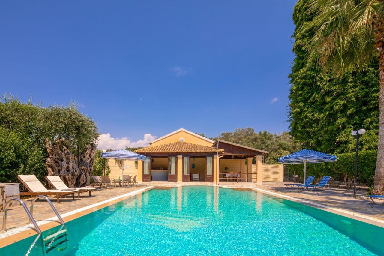 Villa Lianolia Peritheia Exterior foto