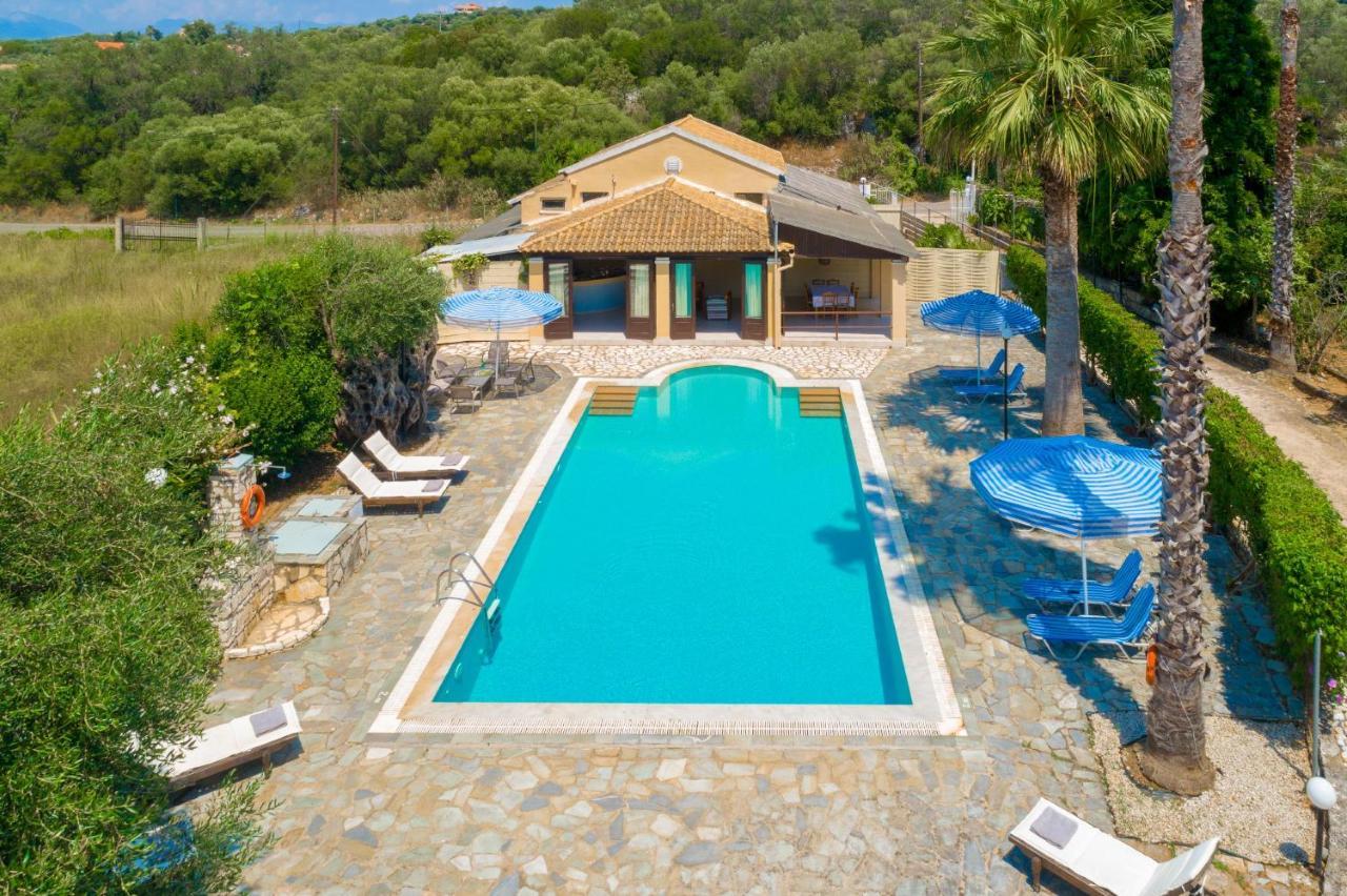 Villa Lianolia Peritheia Exterior foto
