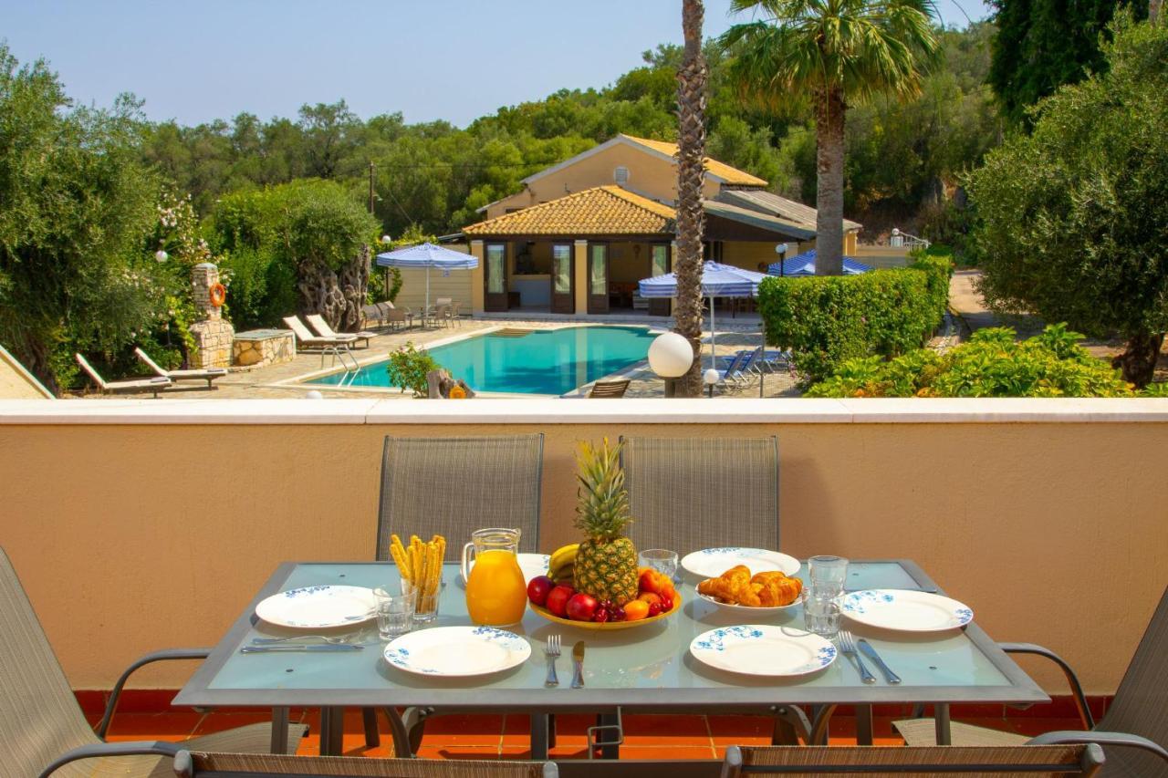 Villa Lianolia Peritheia Exterior foto