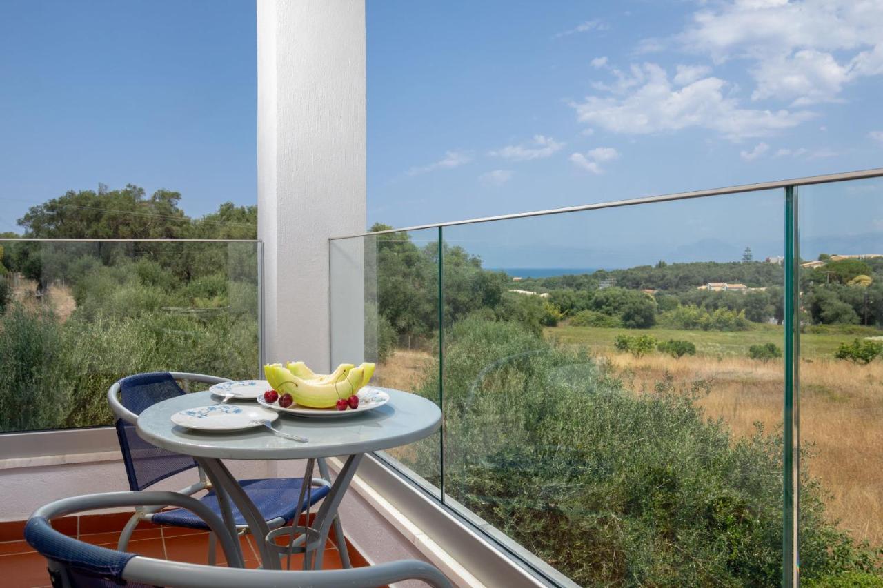 Villa Lianolia Peritheia Exterior foto